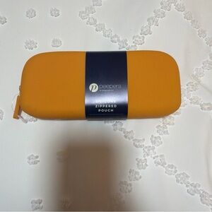 NEW Peepers By Peeperspecs Silicone Eye Glass Case Pouch Zippered Mustard Orange